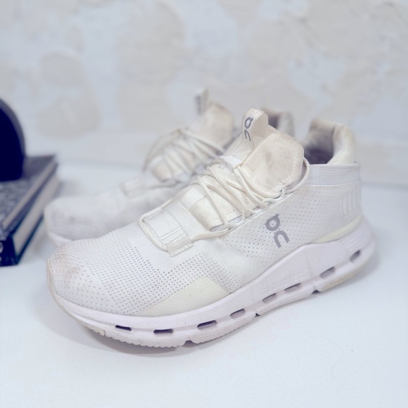 On Running Shoes - On Running CloudNova 9